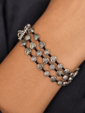 Brighton Silver/Black Triple Strand Heart Bracelet 6” Clasp close